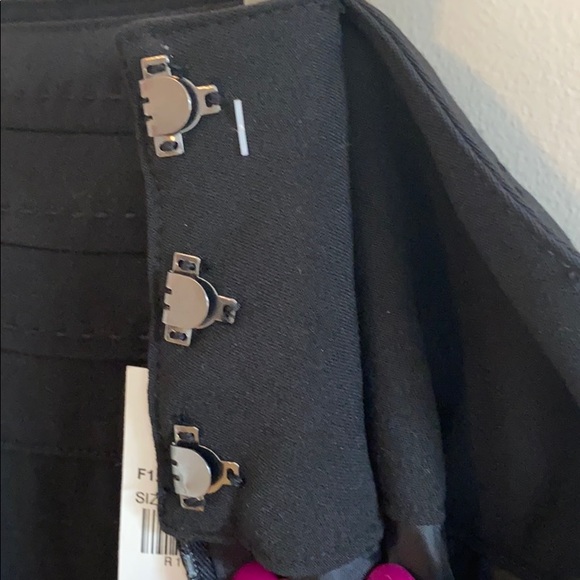 Black 18W Women’s Skirt with Patterned Design - Picture 4 of 8